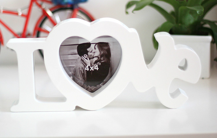 Fashion heart-shaped photo frame