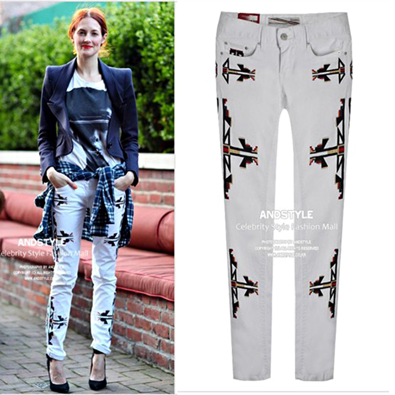 Women New fashion trends in the European style slim fit skinny waist fashion casual jeans