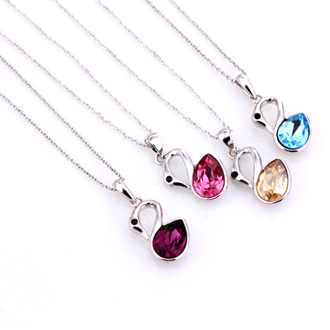 2014 new design elegant little swan women's fashion crystal necklace