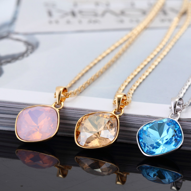2014 Classic Fashion Crystal Pendant Necklace